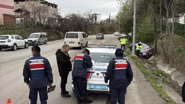Samsun İlkadım’da Araç Yoldan Çıktı, Sürücü Hafif Yaralandı