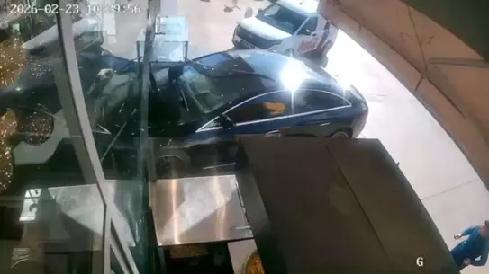 Kontrolünü kaybeden otomobilin ana görseli