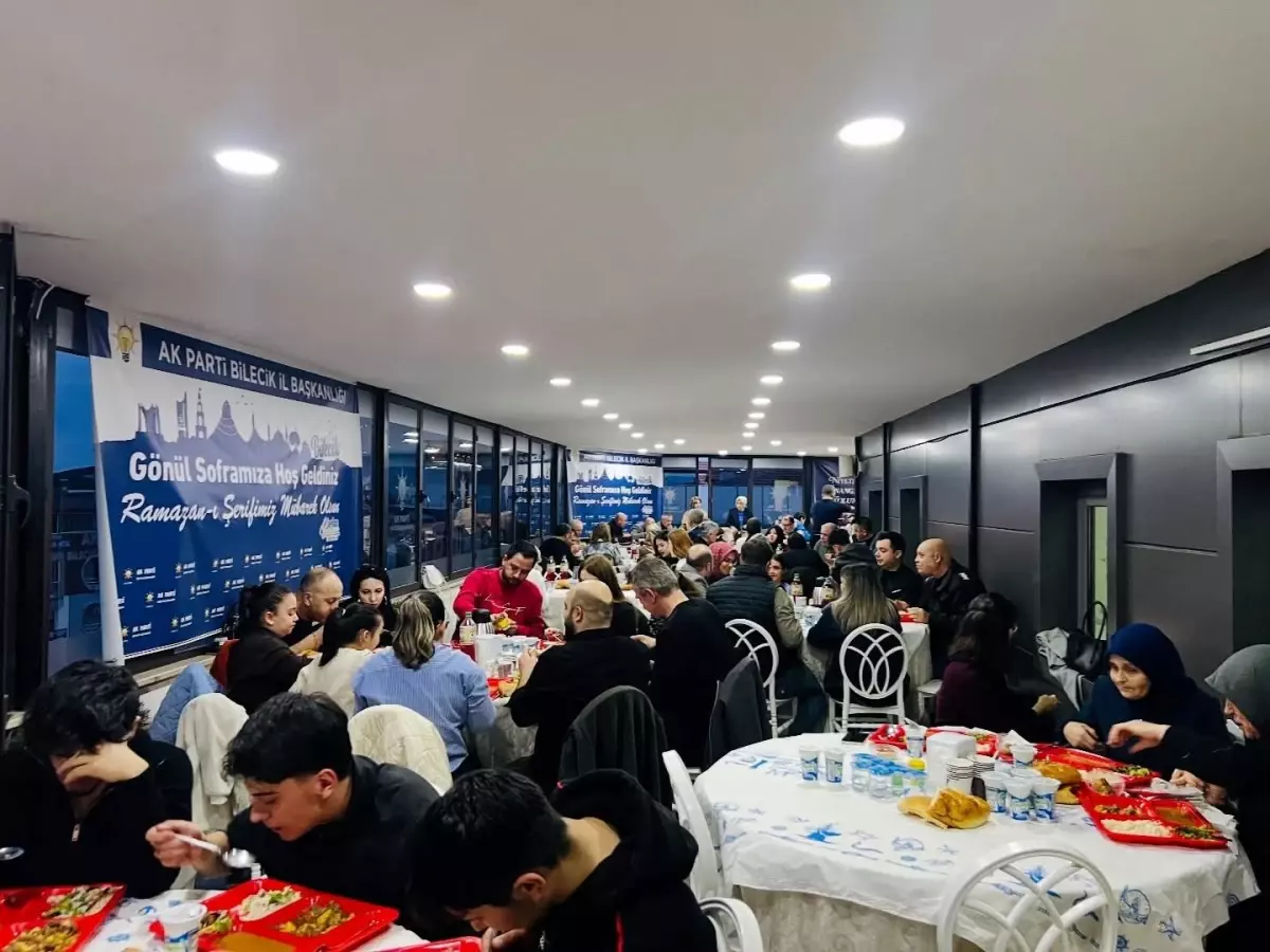 Bilecik’te AK Parti’nin Aileleri Bir Araya Getiren Dayanışma Buluşması