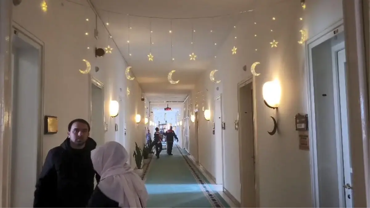 TBMM Koridorları Ramazan Renkleriyle Donandı