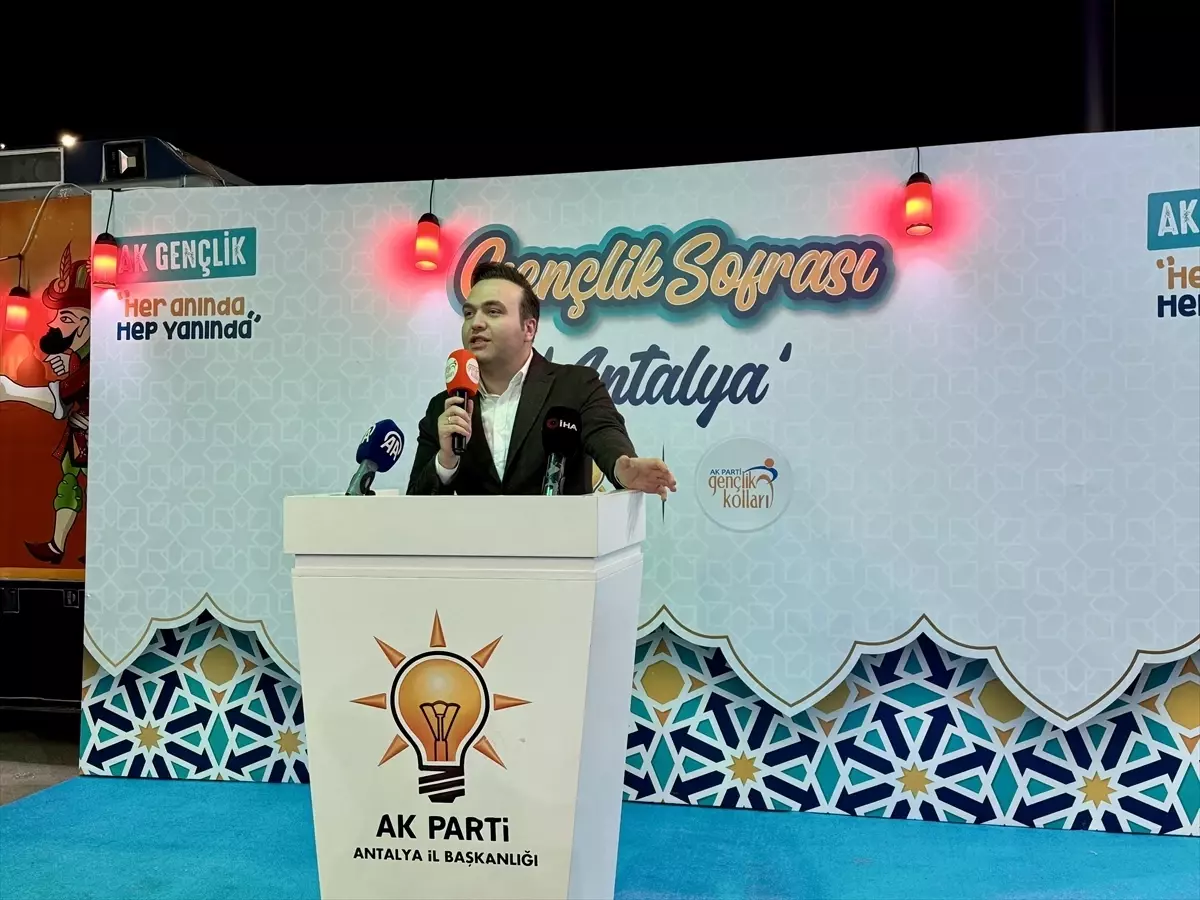 Antalya’da Gençlik Hareketi ‘Vefa Sahuru’ Etkinliği Coşkuyla Gerçekleşti