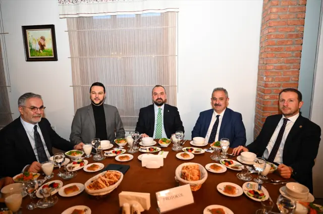 Acar, inanç ve değerlere vurgu yapıyor