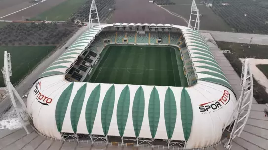 Balıkesirspor'un Maçı Zemin Sorunu Nedeniyle Akhisar Stadı'na Taşındı