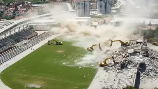 Gaziosmanpaşa Stadyumu yıkım alanı
