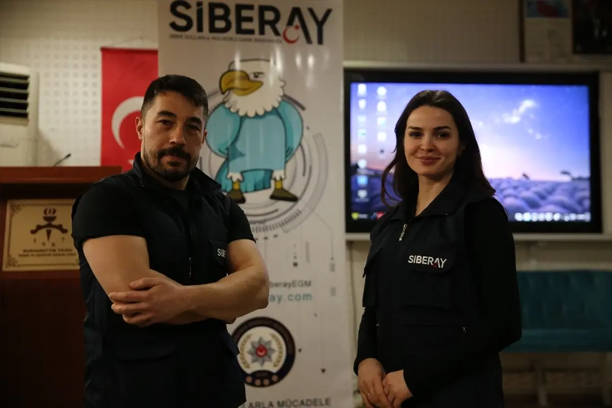 Diyarbakır’da polisler çocuklara siber güvenlik eğitimi veriyor