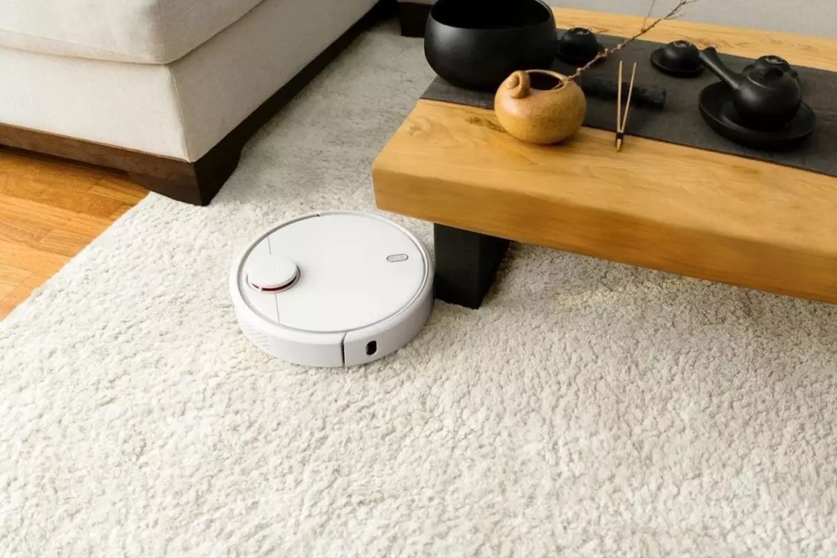 Robot süpürgeyi oyun kumandasıyla kontrol ederken ortaya çıkan küresel gizlilik felaketi