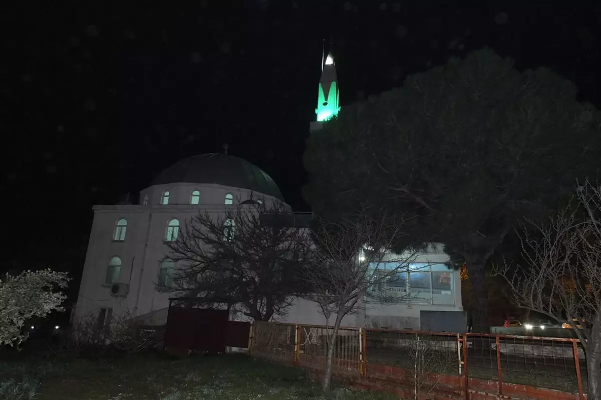 Balıkesir Burhaniye’de 3 Dakika Erken Okunan Akşam Ezanı Vatandaşları Şaşırttı