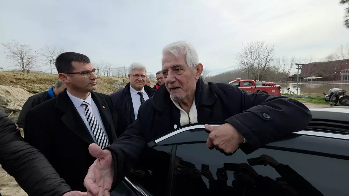Edirne sel felaketi sırasında botla tahliye edilen eski belediye başkanı Hamdi Sedefçi