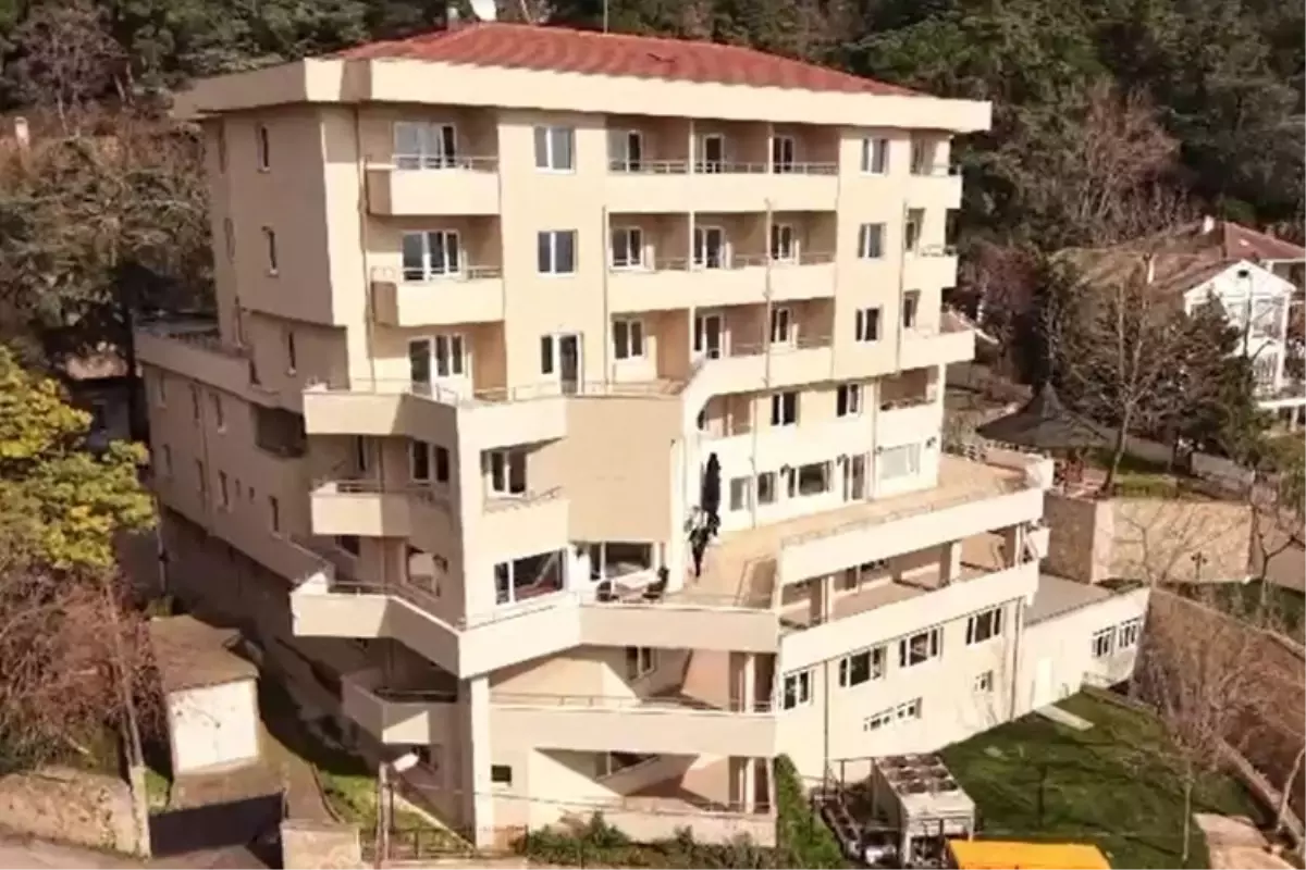 Özel Erol Huzurevi ve Bakım Merkezi giriş ve bahçesi