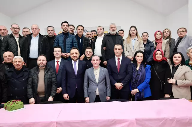 Katılımcıların birlikte iftar yapması