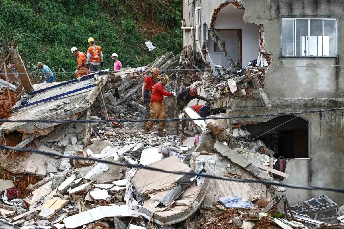 Brezilya’nın Minas Gerais Eyaletinde Şiddetli Yağışların Yol Açtığı Sel Felaketi: 25 Ölü ve 43 Kayıp