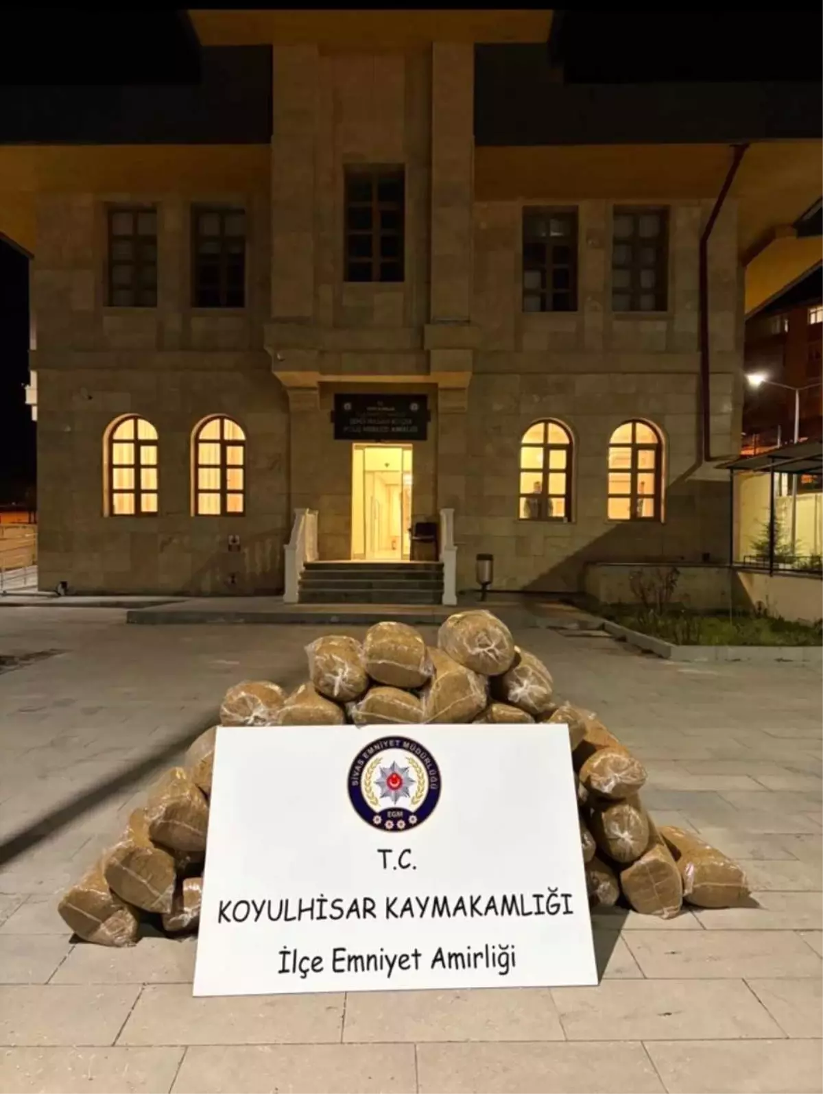 Sivas'ın Koyulhisar İlçesinde 200 Kilo Kaçak Tütün Ele Geçirildi