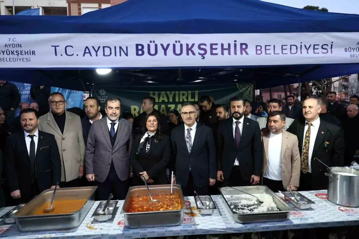 İncirliova’da Başkan Çerçioğlu, Ramazan İftar Sofralarını Vatandaşlarla Paylaştı