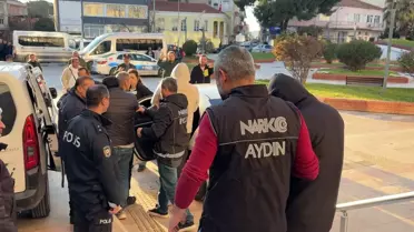 Operasyon sırasında ele geçirilen metamfetamin paketleri