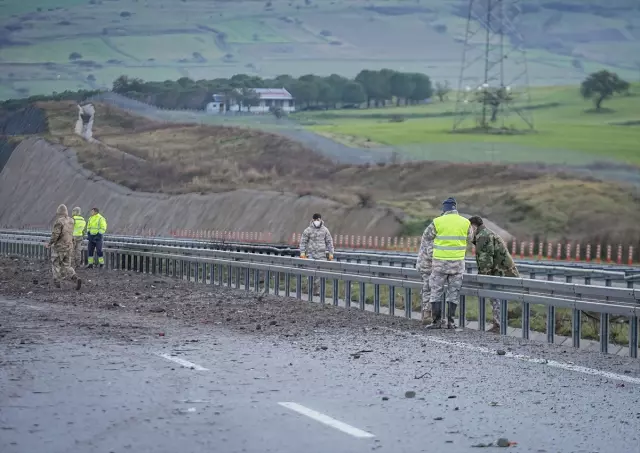 F-16 enkazının detaylı görüntüsü