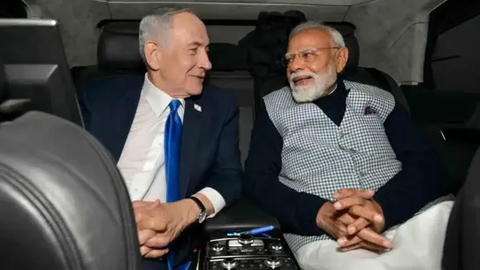 Netanyahu, Modi'yi Geleneksel Hint Kıyafetiyle Karşıladı: İkili İşbirliği ve Ekonomik Görüşmeler