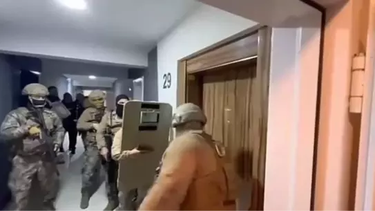 Operasyon sırasında ele geçirilen ekipman