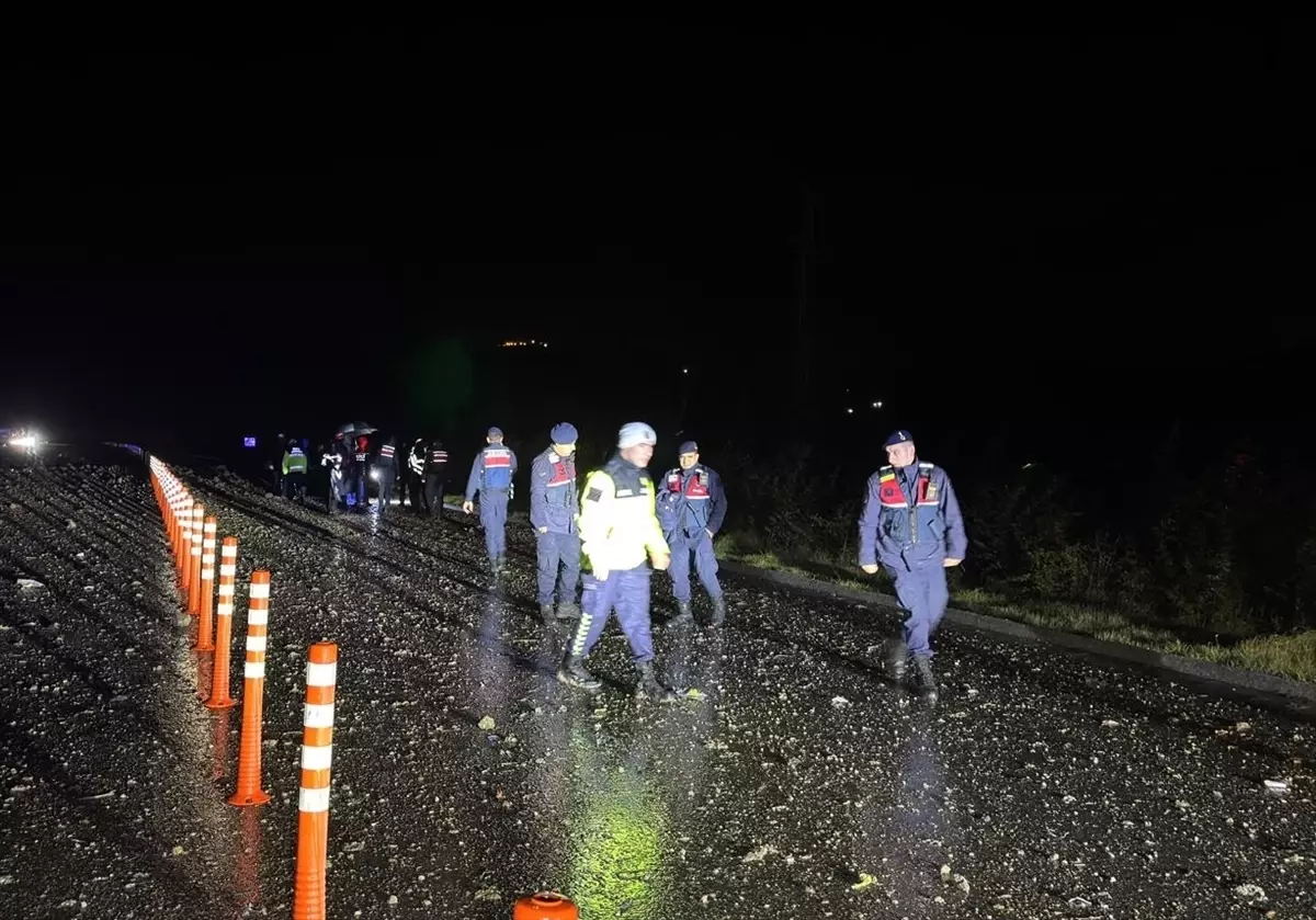 Balıkesir'de F-16 Eğitim Uçağı Çarpışma Sonucu Şehit Pilot