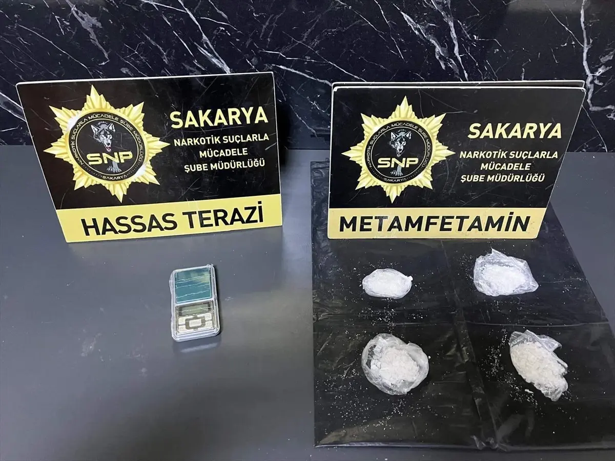 Sakarya'da 38 gram sentetik madde ele geçirildi: 2 şüpheli tutuklandı