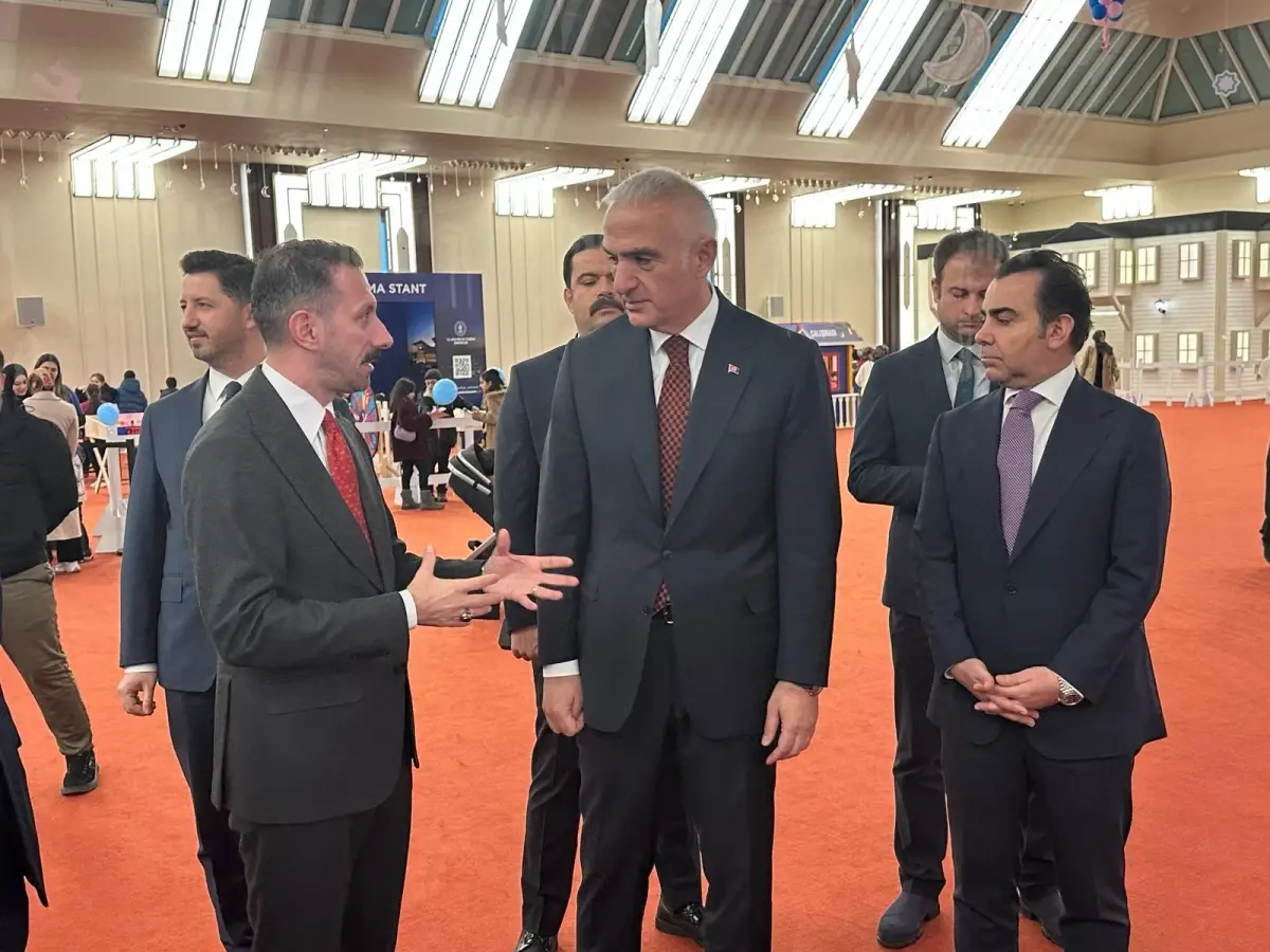 Kültür ve Turizm Bakanı Ersoy, Külliye’de Ramazan Etkinliklerini İnceledi ve Vatandaşları Davet Etti