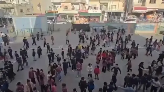 Siirt Kurtalan’da Öğrenciler “Kabe’de Hacılar” İlâhisiyle Renkli Bir An Yaşadı