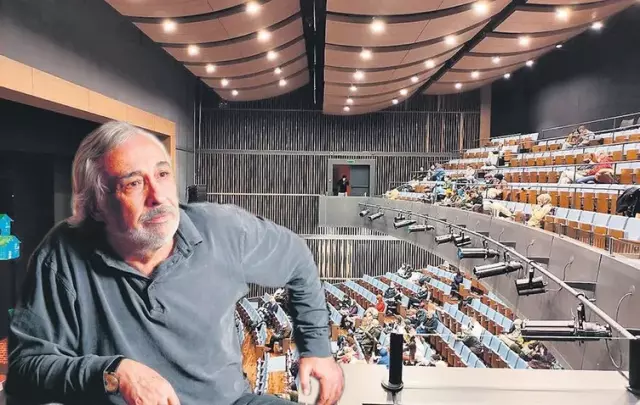 Müjdat Gezen sahne hazırlığı