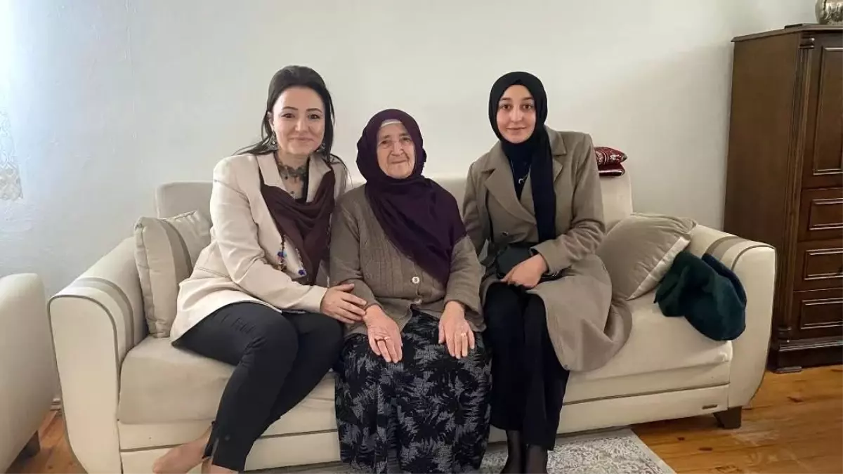 Ramazan’da Şehit Nevzat Kaya’nın Annesi Bayburt’ta Ziyaret Edildi