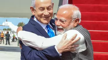 Modi, Netanyahu'yu Havalimanında Karşılayarak Hint-İsrail Dostluğunu Pekiştirdi