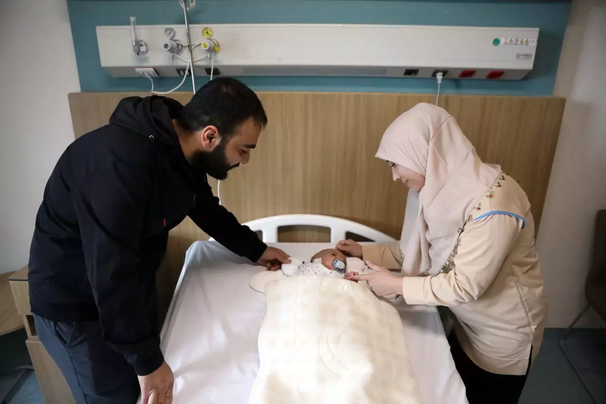 1,5 Aylık Talha'nın Nadir Beyin Tümörü 4 Saatte Çıkarıldı