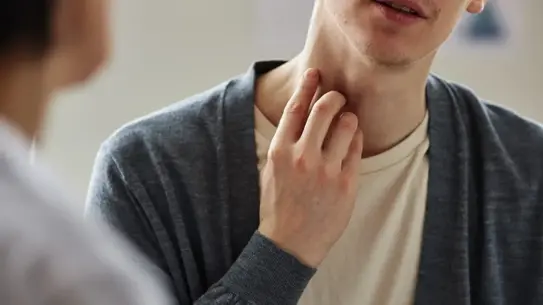 Boğaz Ağrısına Karşı Etkili Çözümler ve Nedenleri