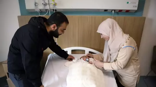 Talha bebek ameliyat sonrası iyileşme sürecinde