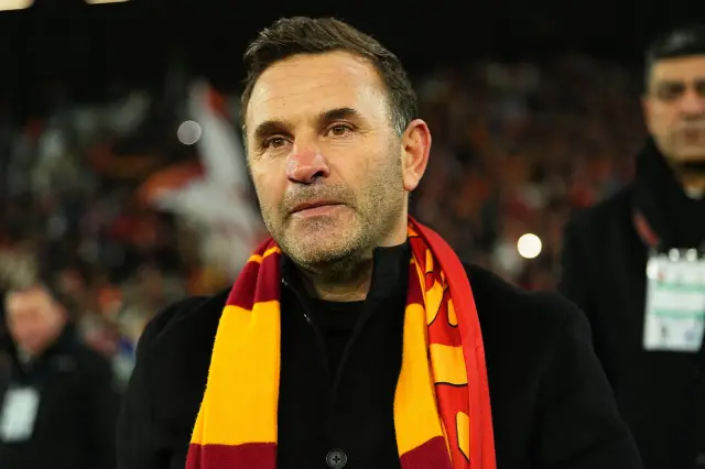 Antrenman sahasında Okan Buruk