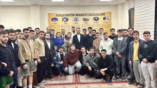 Gençlerle Sahurda Buluşan Bakan Yardımcısı Eminoğlu, Ramazan Coşkusunu Vurguladı