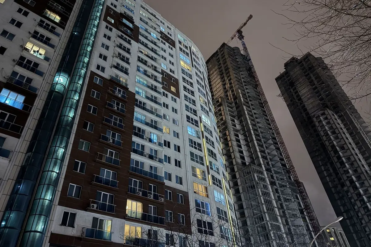 Esenyurt'ta Rezidans Koridorunda Silahlı Saldırı: İki Kişi Hayatını Kaybetti