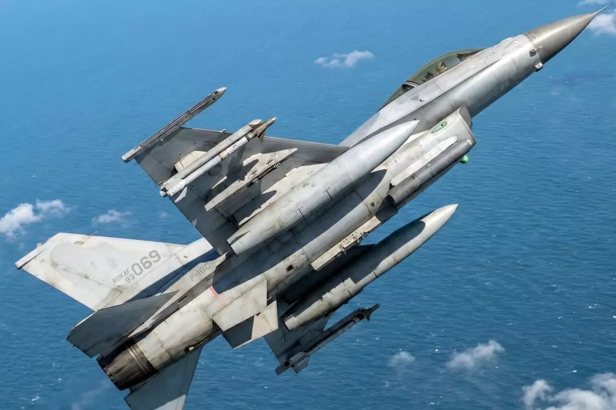 Balıkesir'de F-16 Eğitim Uçuşu Felaketi; Güney Kore ve Kazakistan’da da Askeri Uçak Düşüşleri