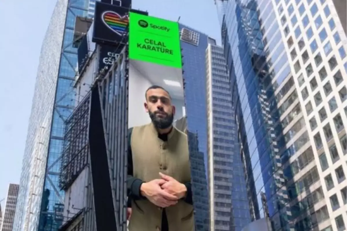 Celal Karatüre, Times Meydanı'nda Dijital Billboardlarla Dünya Listelerini Salladı