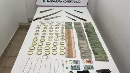 Antalya Kepez'de Sahte Altın ve Silah Operasyonu: 2 Şüpheli Gözaltında