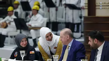 Erdoğan ve çalışanlarla iftar sofrası