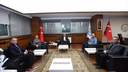 Kayseri Büyükşehir Belediye Başkanı Büyükkılıç, Tıp Fakültesi Akademisyenleriyle Özel Gereksinimli Çocukların Rehabilitasyonu Üzerine Görüşmeler Yaptı