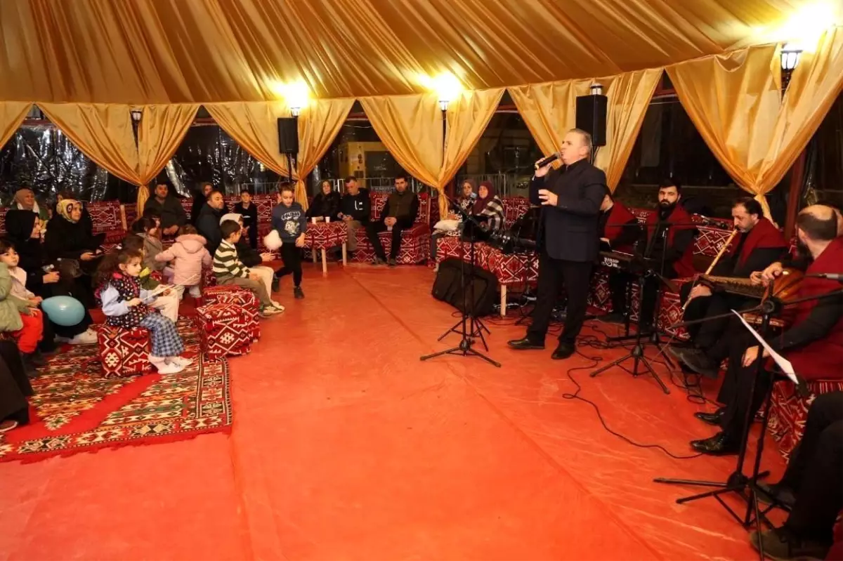 Kartepe Otağ Çadırı'nda ilahi dinletisi