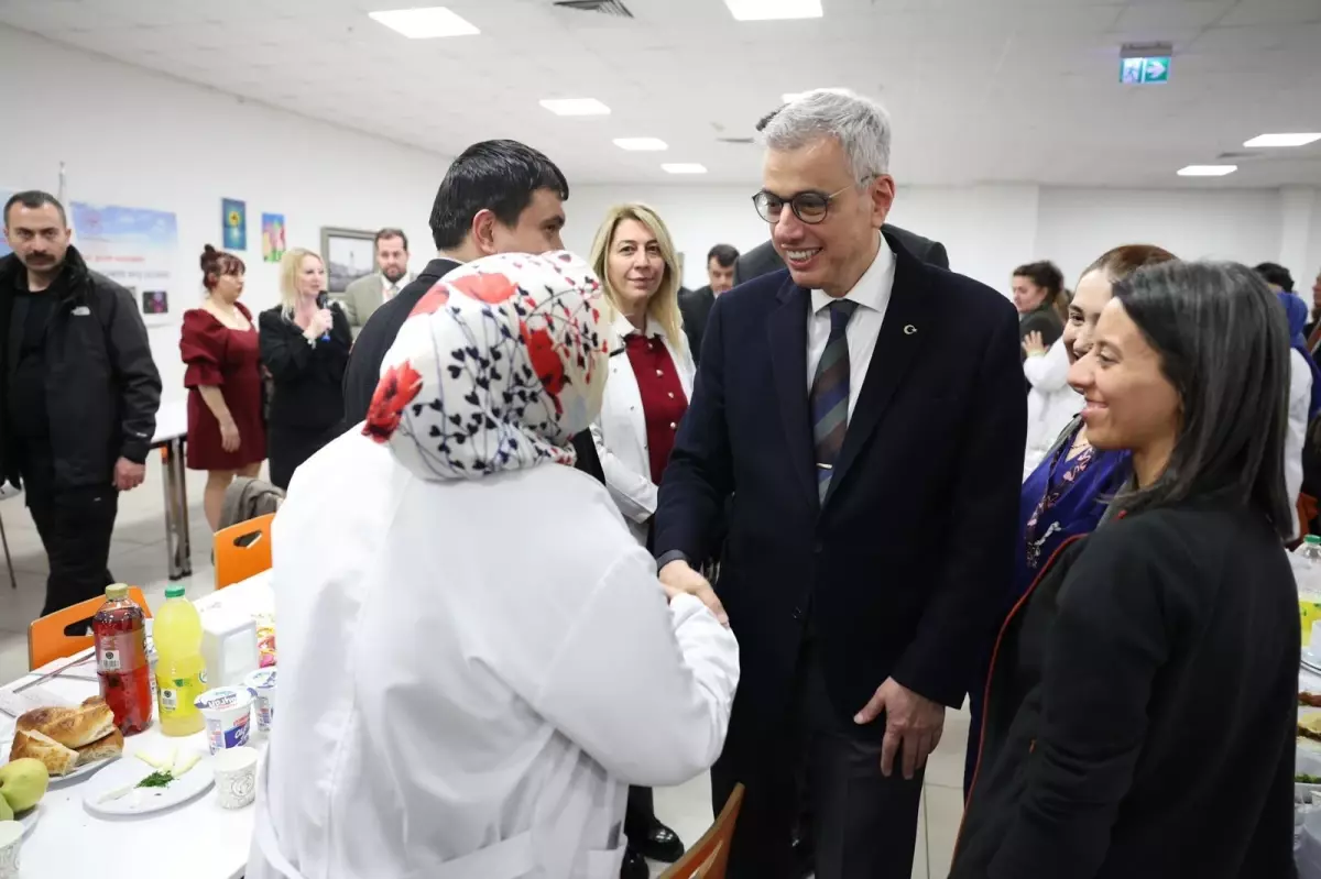 Sağlık Bakanı Memişoğlu'ndan Ramazan’da Sağlıklı Yaşam ve Sigara Bırakma Çağrısı