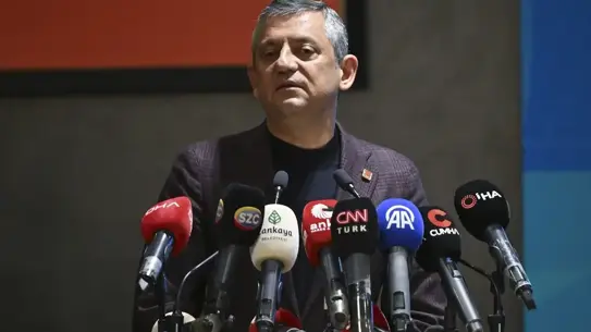 CHP Lideri Özel, Filistin Desteğini ve Türkiye’deki Siyasi Kutuplaşmayı Vurguladı