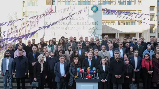 Bakırhan’dan Kayyum Eleştirisi: Belediye Başkanlarına Hemen Dönüş Çağrısı