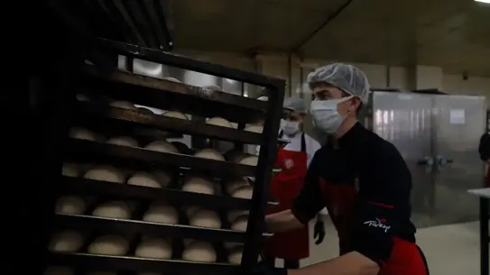 Tam buğday ekmeği üretim süreci