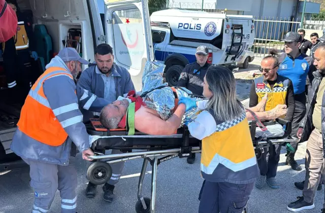 Hastaneye kaldırılan belediye çalışanı