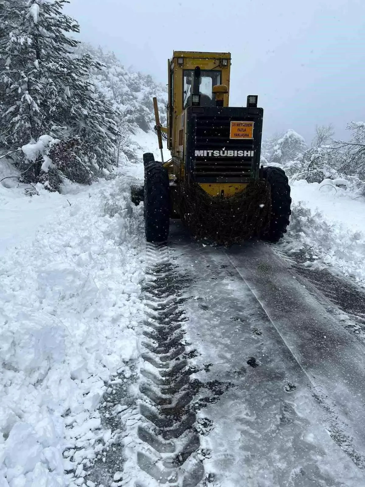 Bartın’da Karla Mücadele Çalışmaları Hız Kesmeden Sürüyor