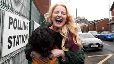 Yeşil Parti'nin Yeni Yüzü Hannah Spencer, İngiltere Parlamentosunda Yerini Aldı