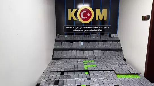 Adana Otobüsünde 452 Kaçak Cep Telefonu Ele Geçirildi