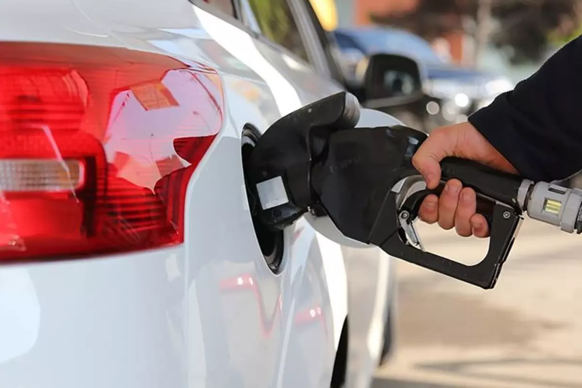 Akaryakıt fiyat artışı görseli