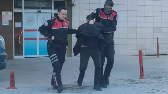 İnegöl'de Dur İhtarı İhlal Eden Suriye Uyruklu Şüpheli Yakalandı